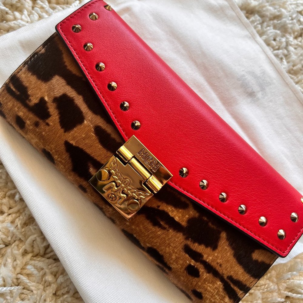 MCM red leopard clutch chain bag